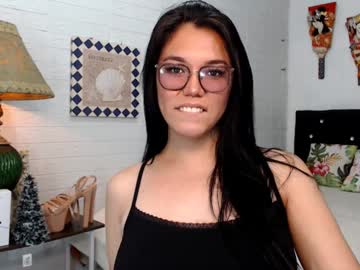 Ellahollywood1818 Chaturbate stream image from December 30, 2024