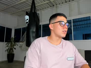 Owengray2_ Chaturbate stream image from December 30, 2024