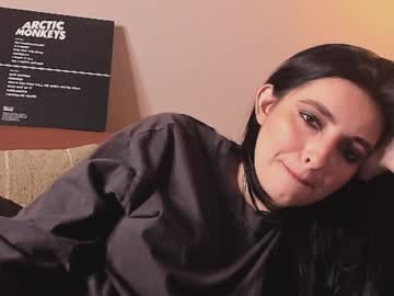 Tinapretty Chaturbate stream image from December 30, 2024
