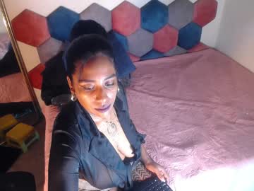 Violethrammtein Chaturbate stream image from December 30, 2024