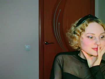 Emiliya_Blond Chaturbate stream image from December 30, 2024