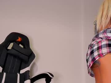 Miiikka Chaturbate stream image from December 30, 2024