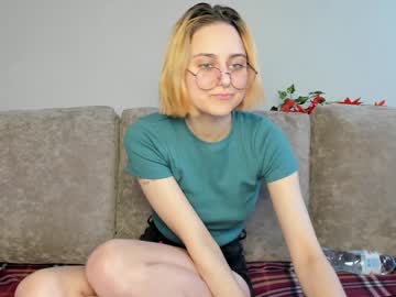 Holly_Pollyy Chaturbate stream image from December 30, 2024
