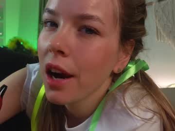 Milly_Shy Chaturbate stream image from December 30, 2024