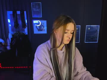 Lily_Moonlight Chaturbate stream image from December 30, 2024
