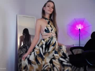 Rainleiwa Chaturbate stream image from December 30, 2024