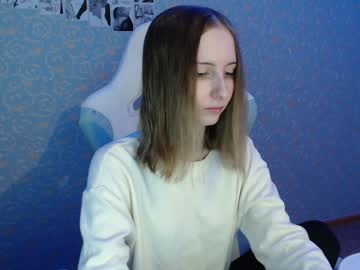 Cutticrystal Chaturbate stream image from December 30, 2024