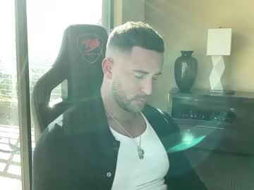 Brettmycles Chaturbate stream image from December 30, 2024