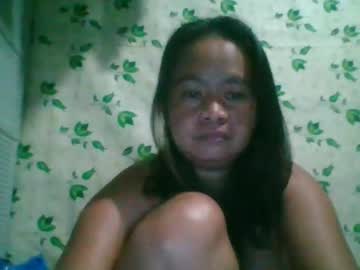 Hotchicks4uxx Chaturbate stream image from December 30, 2024
