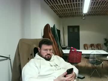 Maythe4bwu Chaturbate stream image from December 30, 2024