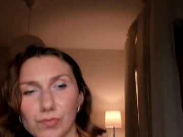 Shesleepsnaked Chaturbate stream image from December 30, 2024