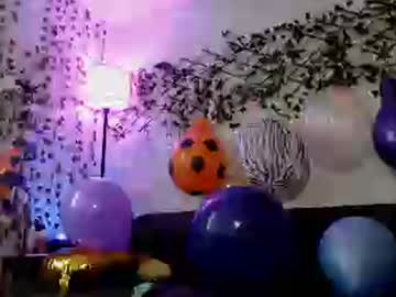 Petitecindyluna Chaturbate stream image from December 30, 2024