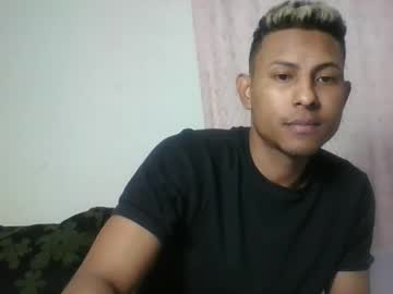 Sexyleon69 Chaturbate stream image from December 30, 2024