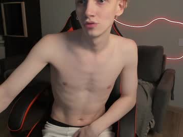 Shyhoneyboy Chaturbate stream image from December 30, 2024