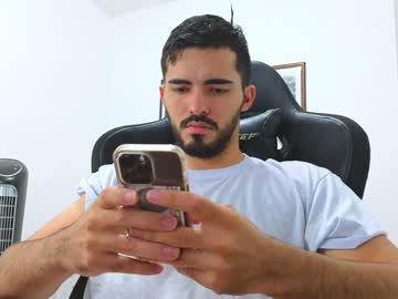 Alejandroo_7 Chaturbate stream image from December 30, 2024