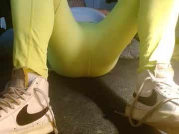 Jucyme789421 Chaturbate stream image from December 31, 2024