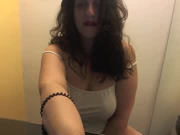 Hornywifebbw Chaturbate stream image from December 31, 2024