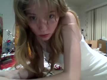 Sm0keprincesspeach Chaturbate stream image from December 31, 2024