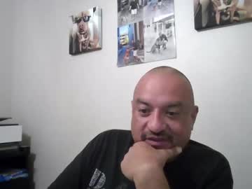 210papichulo Chaturbate stream image from December 31, 2024