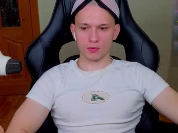 Pistonpojizni Chaturbate stream image from December 31, 2024