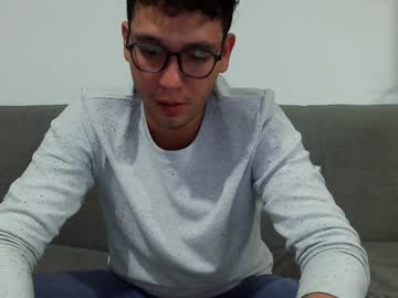 Lobomx19 Chaturbate stream image from December 31, 2024