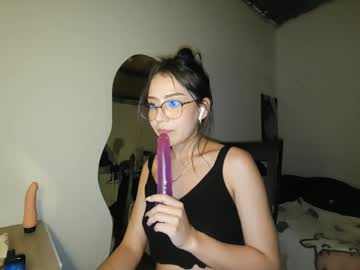 Crem_Baby Chaturbate stream image from December 31, 2024