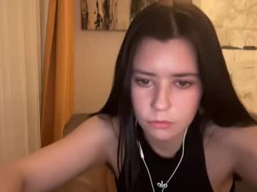 Essenalaurent Chaturbate stream image from December 31, 2024