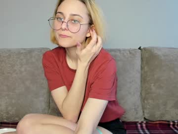 Holly_Pollyy Chaturbate stream image from December 31, 2024