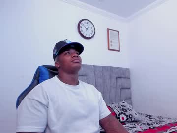 Deonjhonson Chaturbate stream image from December 31, 2024