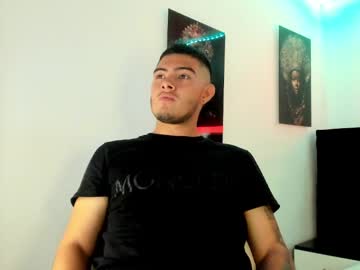 Julian_070 Chaturbate stream image from December 31, 2024