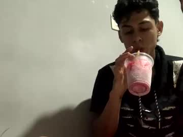 Tarren_Boys Chaturbate stream image from December 31, 2024