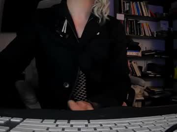 Carlsgood Chaturbate stream image from December 31, 2024