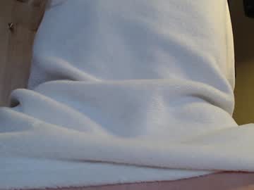 Laralhotr Chaturbate stream image from December 31, 2024
