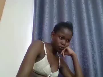 Skyla04 Chaturbate stream image from December 31, 2024