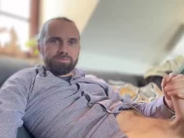 D0n_Gi0vanni Chaturbate stream image from December 31, 2024