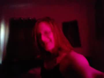 Frogmoss Chaturbate stream image from December 31, 2024
