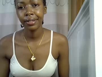 Pretty_Petite24 Chaturbate stream image from December 31, 2024
