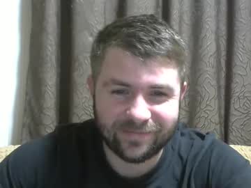 Snowyqred Chaturbate stream image from December 31, 2024