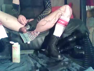 Flyfistslm Chaturbate stream image from December 31, 2024