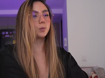 Happyhoney_ Chaturbate stream image from December 31, 2024