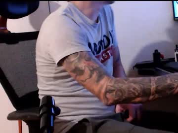 Hotkinkytat Chaturbate stream image from December 31, 2024