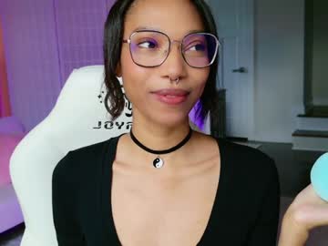 Lileviemarie Chaturbate stream image from December 31, 2024