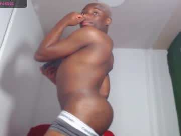Julianbadboy Chaturbate stream image from December 31, 2024