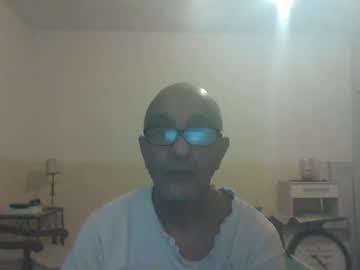 Moment71200 Chaturbate stream image from December 31, 2024