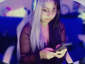 Anniedkitty Chaturbate stream image from December 31, 2024
