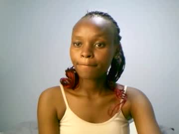 Pretty_Maja Chaturbate stream image from January 01, 2025
