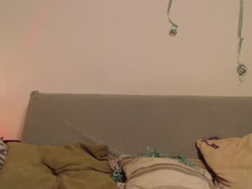 Weird_Inside Chaturbate stream image from January 01, 2025