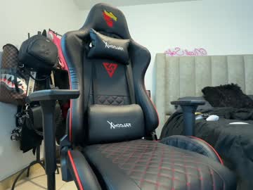 Meclarityxxx Chaturbate stream image from January 01, 2025