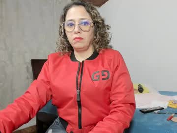 Taylorhot72_ Chaturbate stream image from January 01, 2025