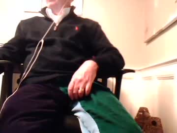 4uguys Chaturbate stream image from January 01, 2025